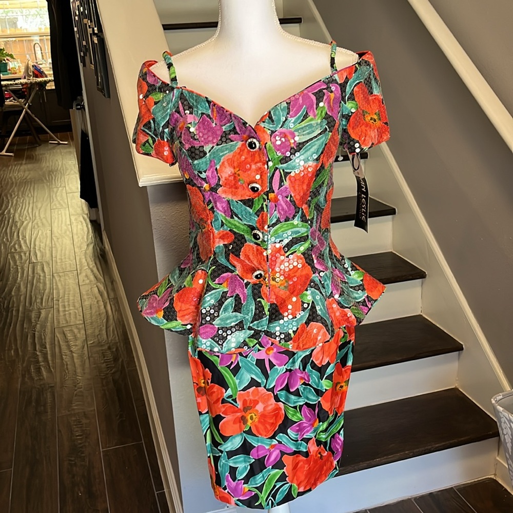 Joan Leslie Evening Wear. Exquisite 2 piece. Off the shoulder top & skirt 10
